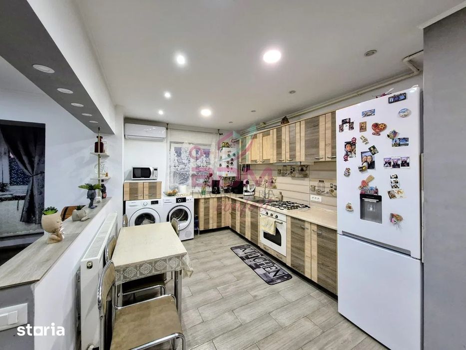Vand apartament 3 camere