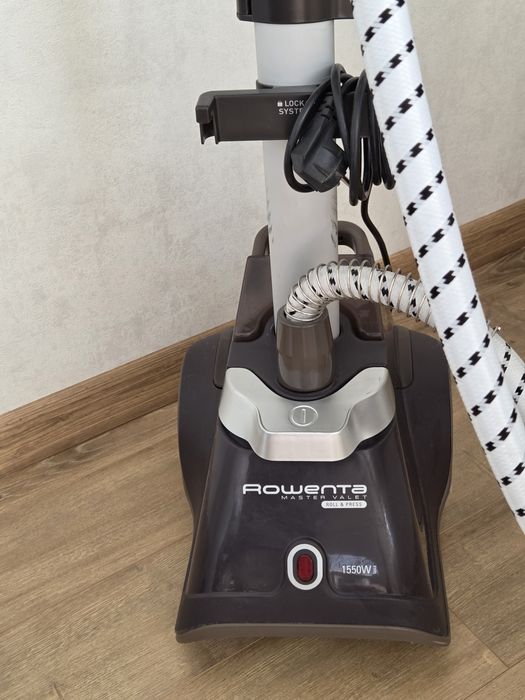 Вертикальный отпариватель Rowenta Master Valet Roll&Press (модель IS63