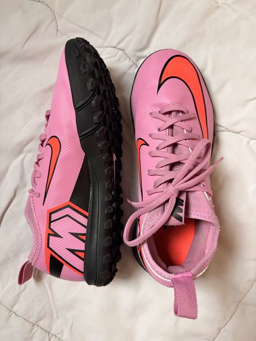 Nike футболни стоножки размер 32