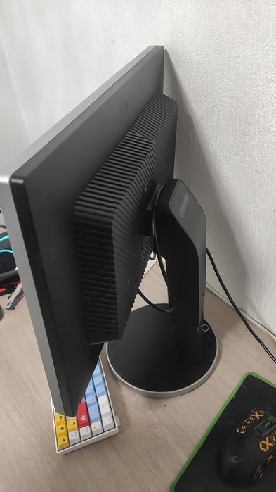 Монитор samsung 225bw