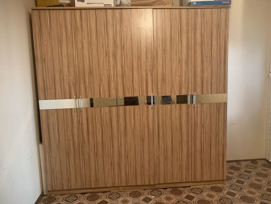 шкаф для гостинной-спальни