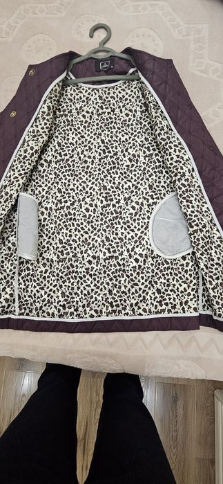 Плащ стеганный демисезонный.