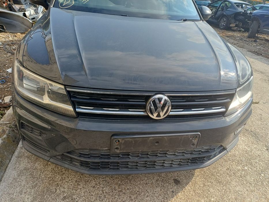 Fata completa Volkswagen Tiguan 2017