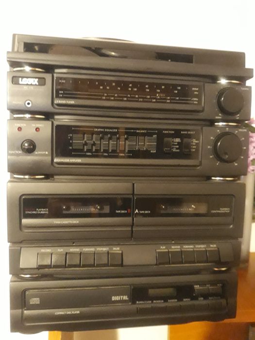 Radiocasetofon cu cd .