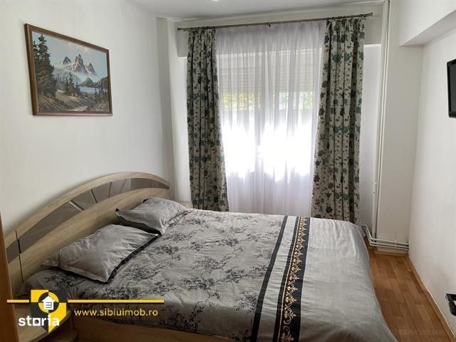 ap 2 cam cu doua dormitoare central Parc tineretului Spital — fotografia 1