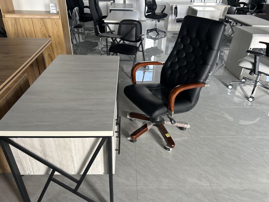 Ofis uchun mebellar