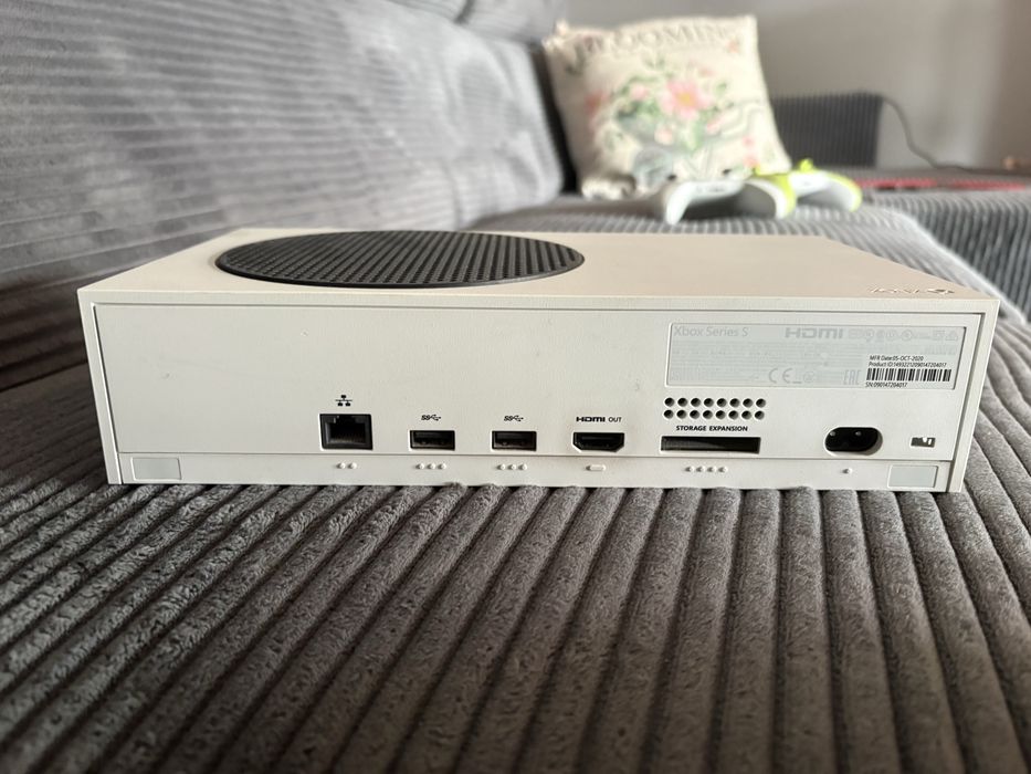 X box series S cu 2 controallere