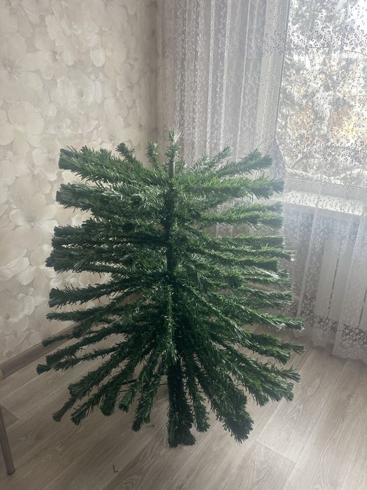 Продам елку исскуственную