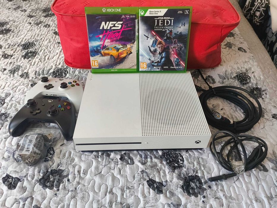 Xbox One S 800GB + DVD 2 jocuri + library 3 jocuri