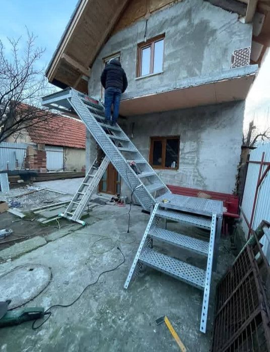 Confectionam scarii metalice zincate exterioare și pentru incendii , platforme, podete si balustrazi profesionale la cererea clientului . Asiguram tra