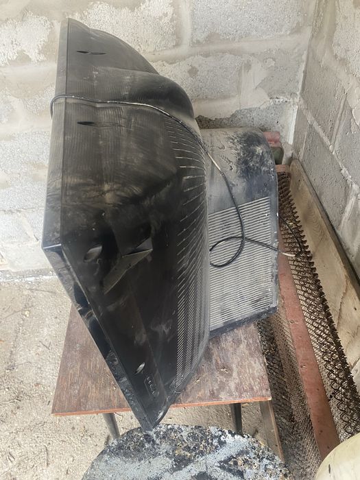 Телевизор LG рабочий.