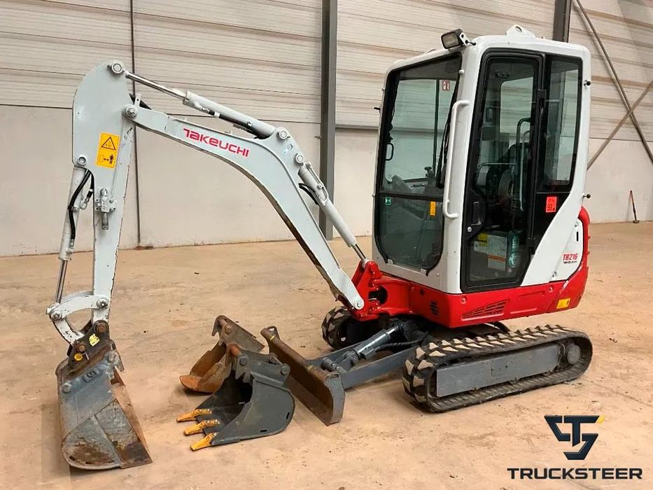 Takeuchi TB 216 | Webasto | Lama Nivelatoare Avans leasing de la 30% : Takeuchi TB 216 16CP 1.9T 889h 2023