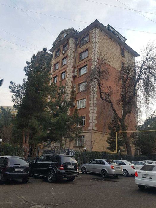 Продаётся 4-х комнатная квартира от Габус