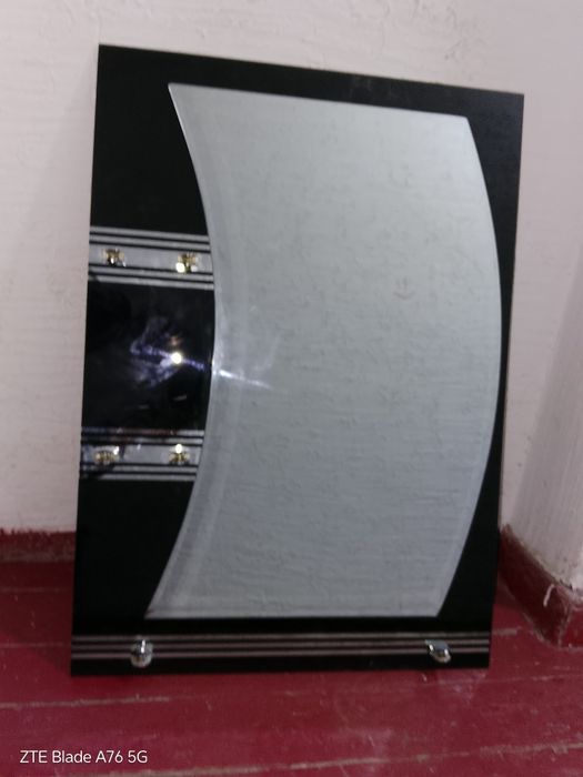 Унитаз, раковина тюльпан зеркало