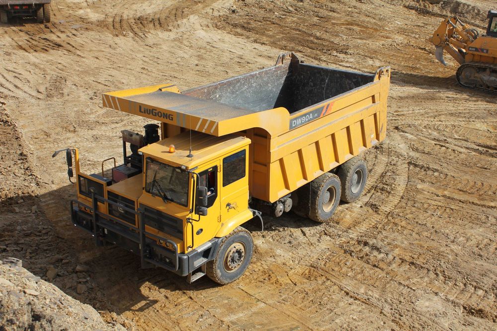 Самосвал КАРЬЕРНЫЙ LiuGong DW90A (CIP Tashkent 125 000$)
