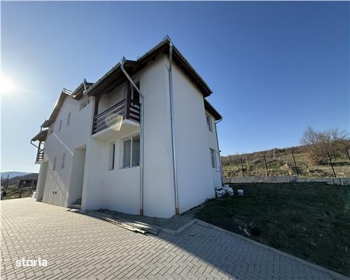 Vand casa tip duplex - teren de 255 mp - Cisnadie