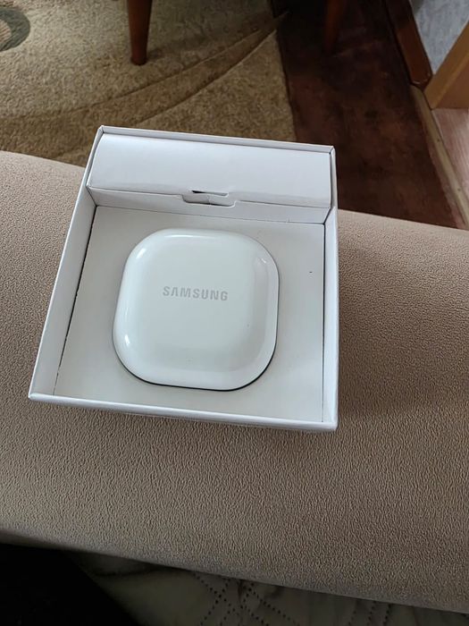 Продам наушники Samsung