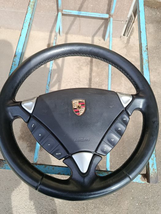 Руль от Порш Каен 957