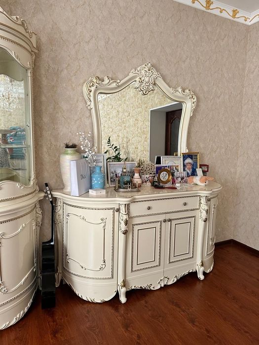 Сервант+ камод (5 есікті)