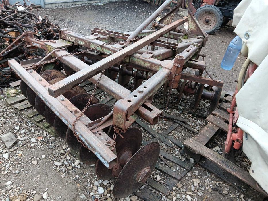 Vand disc tractor purtat in tiranti