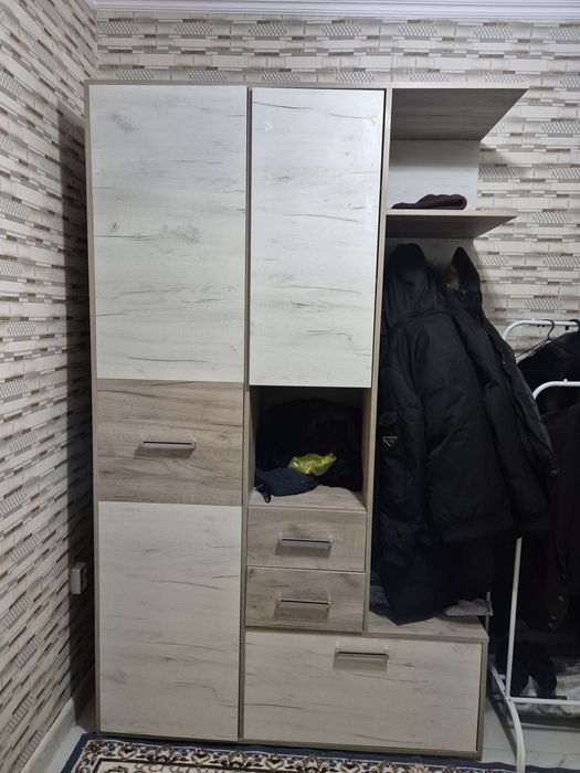 Прихожий шкаф в отличном