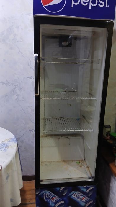Продаю холодильник нету Даже года сломать 1 только мотор