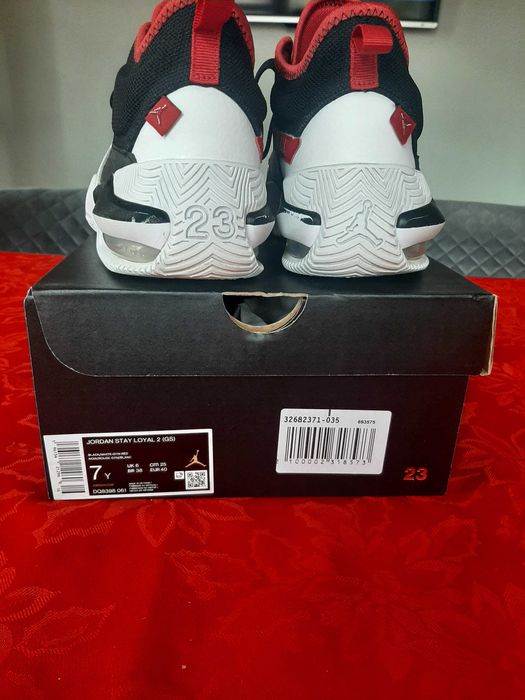 Маратонки Air Jordan 40номер