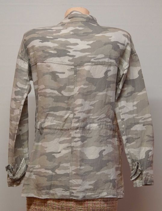 Geaca Vince Camuto camuflaj marimea  XS