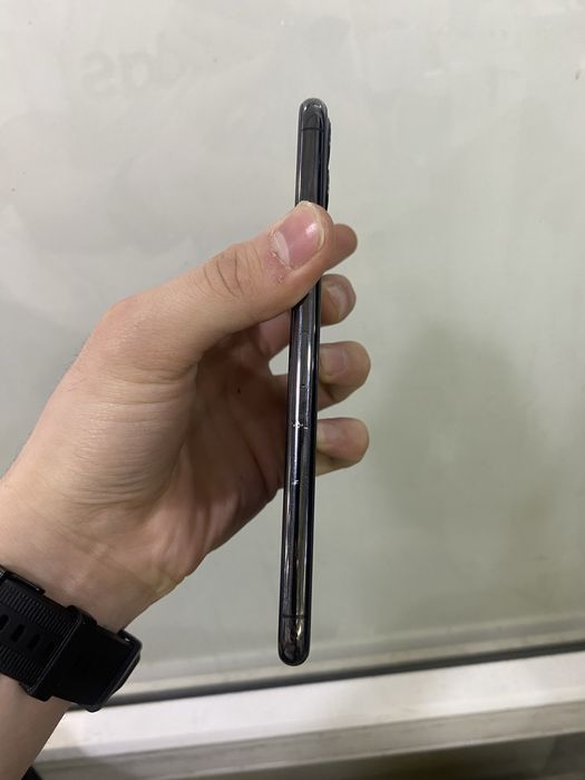 Продам Айфон 11 про мах