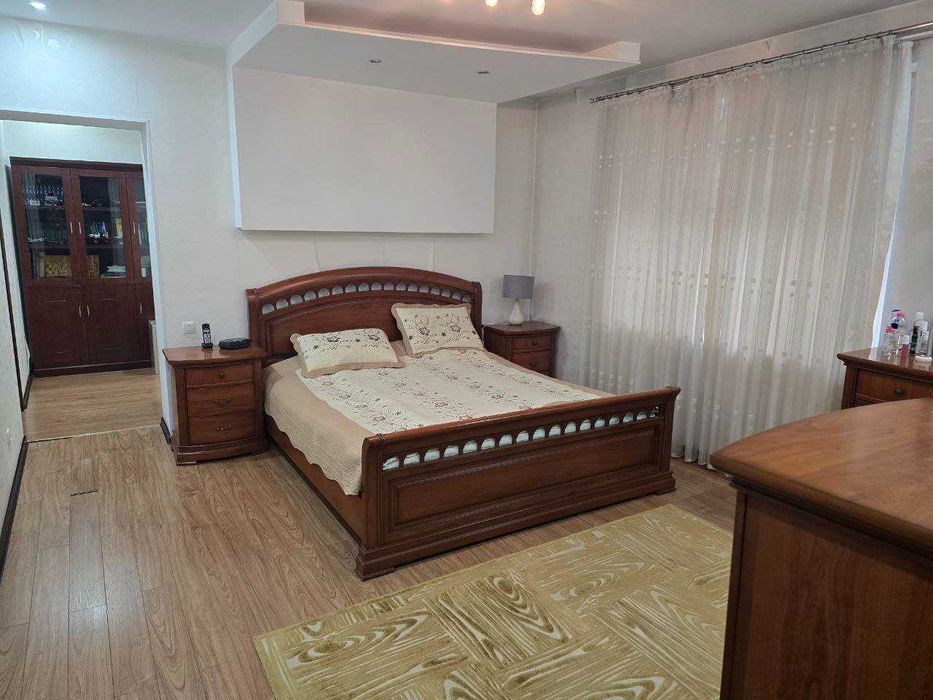 Продается квартира в центре (ул. С.Азимова)