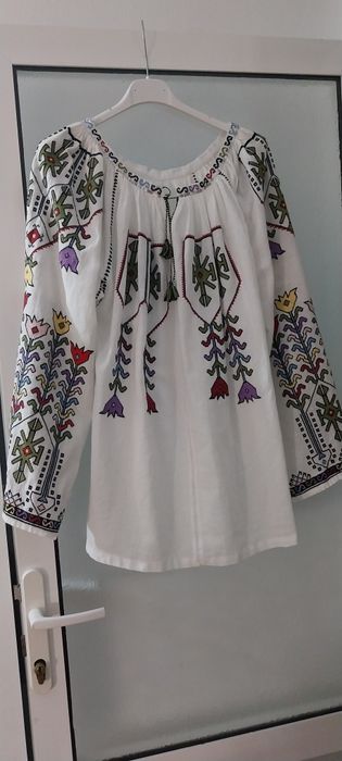 Vind costume populare și ii