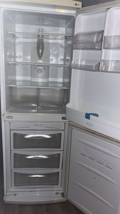 Продам холодильник