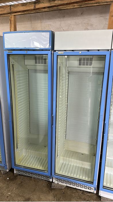 Витринный морозильник и холодильник