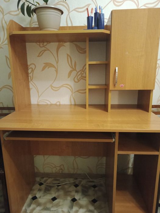Стол компьютерный продается не дорого
