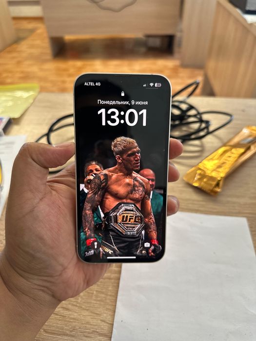Продам Iphone 14