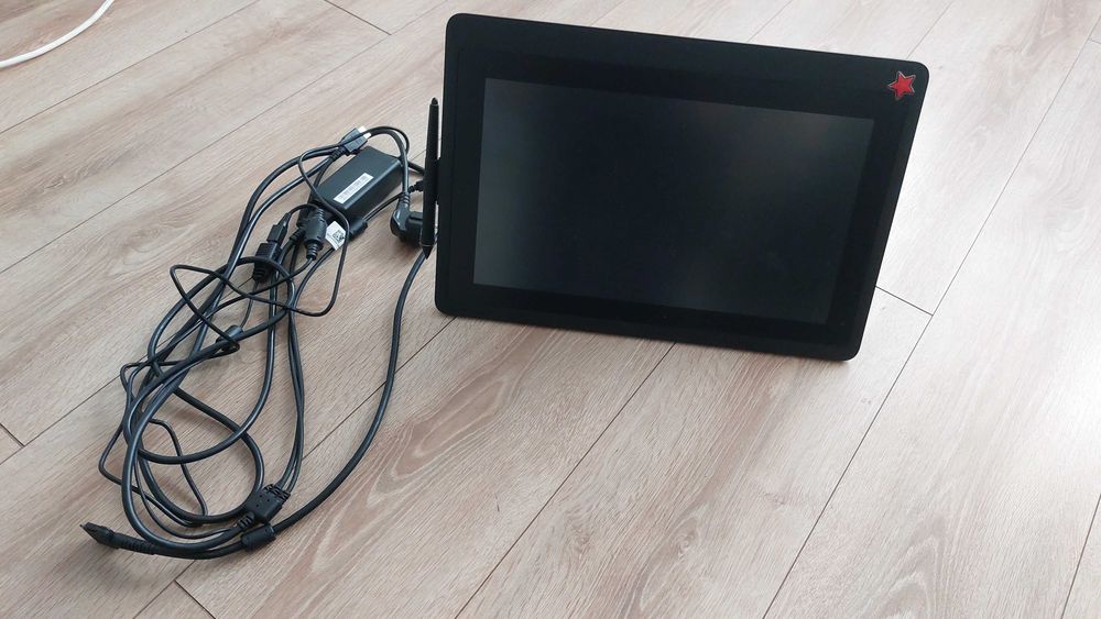 Tabletă grafică Cintique 16 wacom + montă VISA