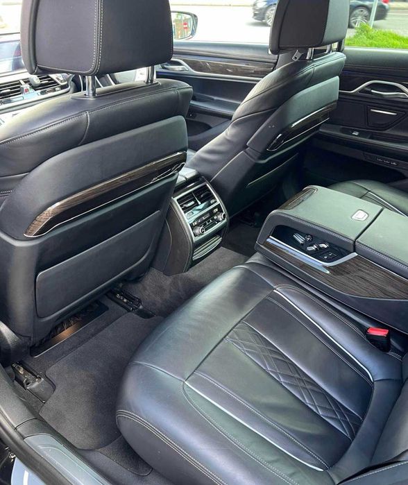 2019 BMW G11 seria 7 740e iPerformance 2.0 benzina + plug in Hibrid de UK Anglia volan dreapta fac schimb variante duba suv 4x4 SAU 2 masini