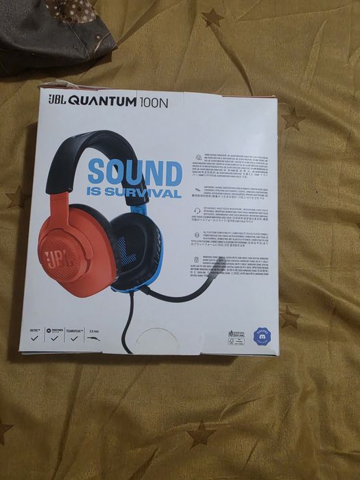 Vand casti de gaming JBL
