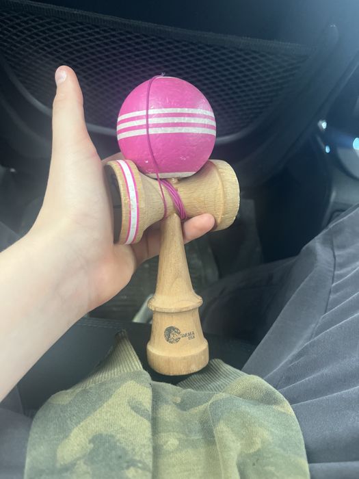 Kendama usa roz m