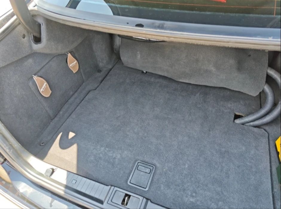 Mercedes Benz автомобил