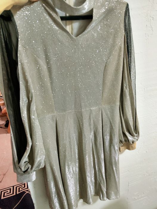 Продам новогоднее платье