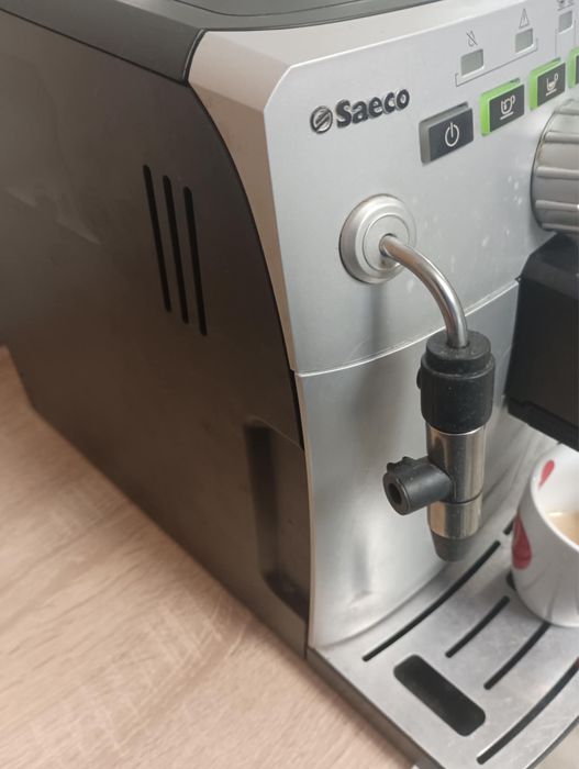 Кафе машина-Saeco Intuita HD 8750