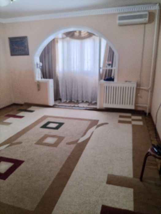 Юнусобод 4 кварталда квартира бор. Заочныйларга, студентларга.