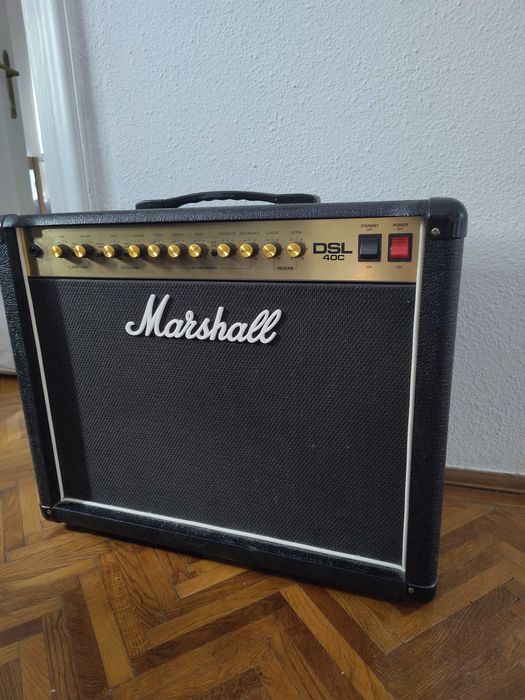 Marshall tube amplifier  Marshall DSL40C 40W