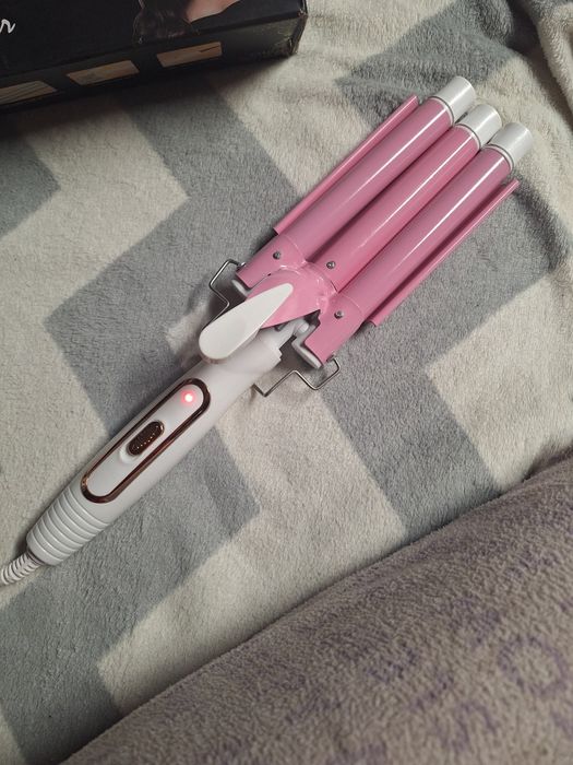 Vand ondulator de par marca hair culer în stare perfecta