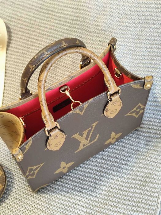 Louis Vuitton Модерна Функционална Дамска Чанта