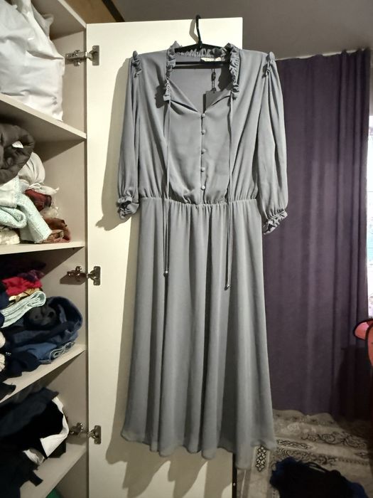 Продам платья разные