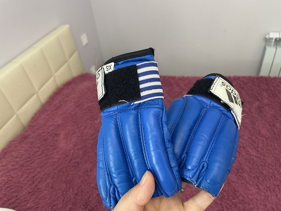 Продам кимоно и амуницию