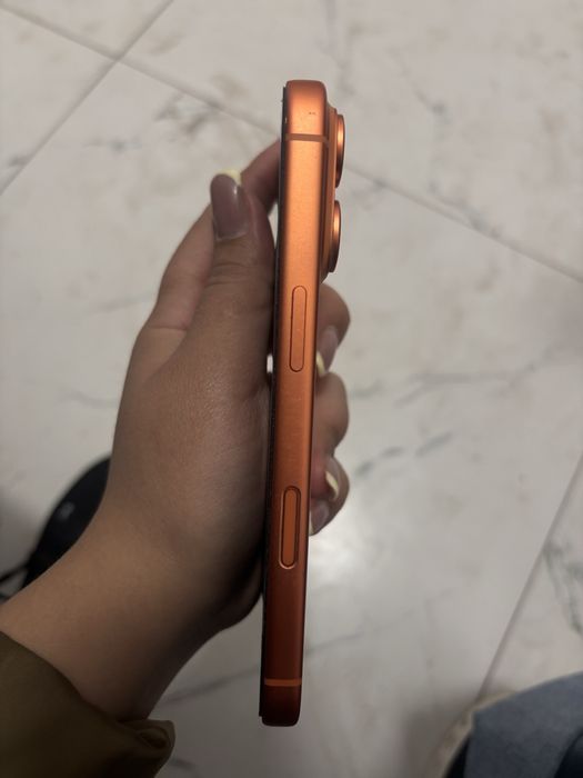 Iphone 17pro Оранжевый