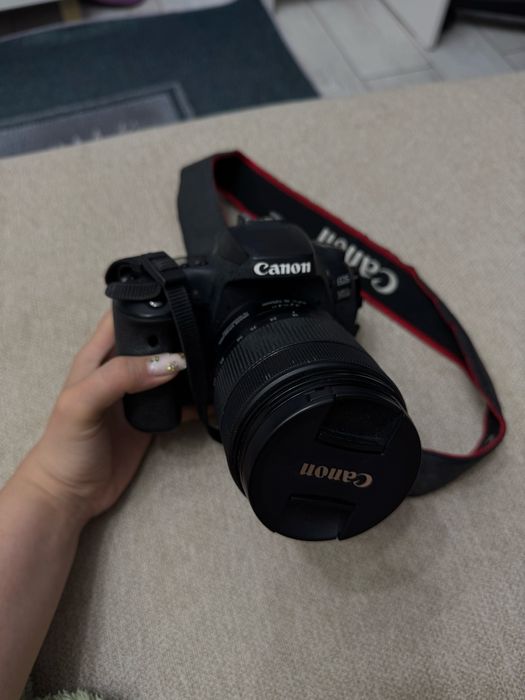 Продам Canon eos 90d